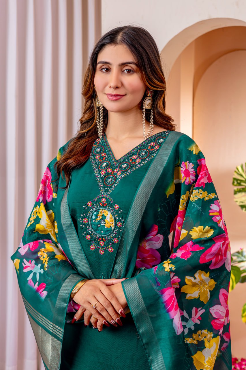 Kurti Pant Dupatta Set brings you the best of both worlds.
