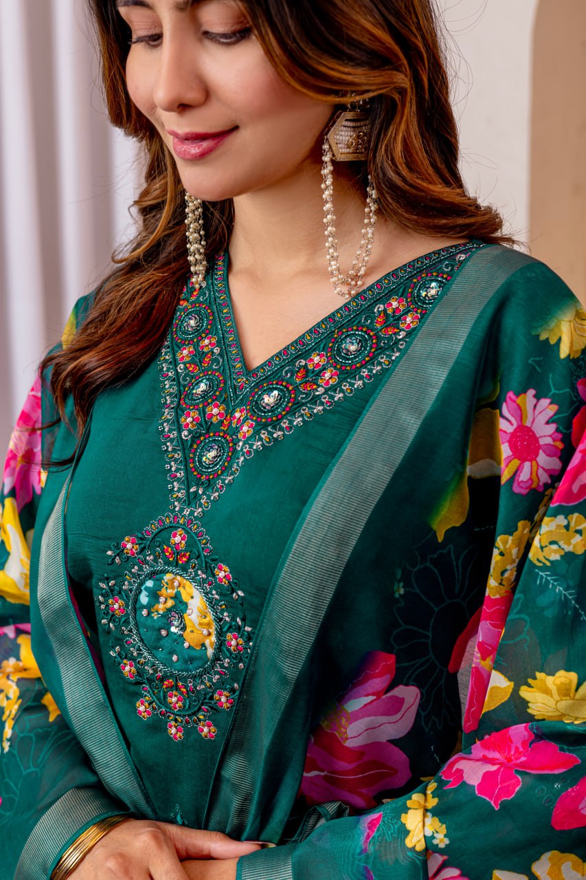 Kurti Pant Dupatta Set brings you the best of both worlds.