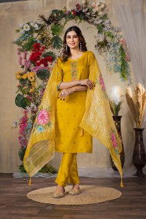 Straight Kurti Pant Dupatta Set brings you the best of both worlds.